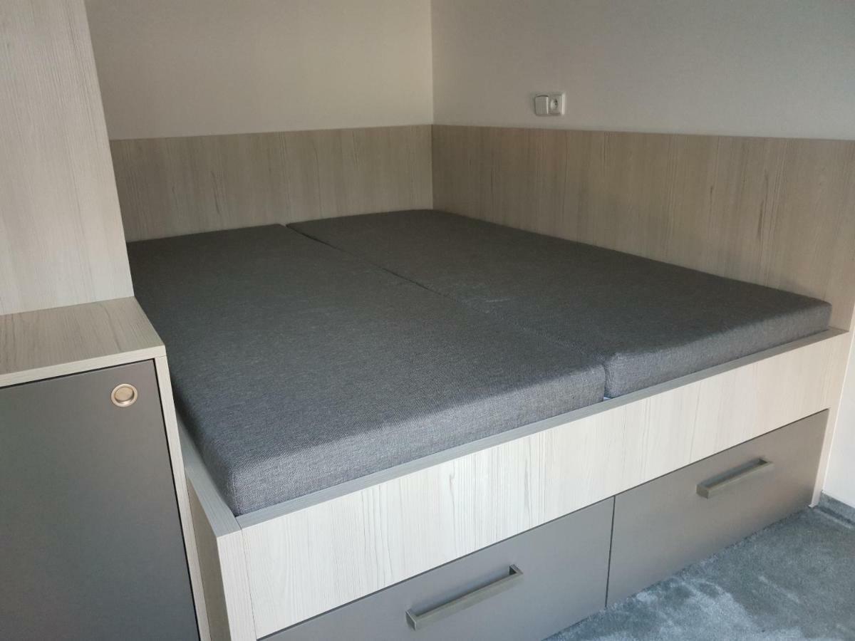 Apartman Pod Medvedi Horou Лоучна-над-Десноу Екстер'єр фото