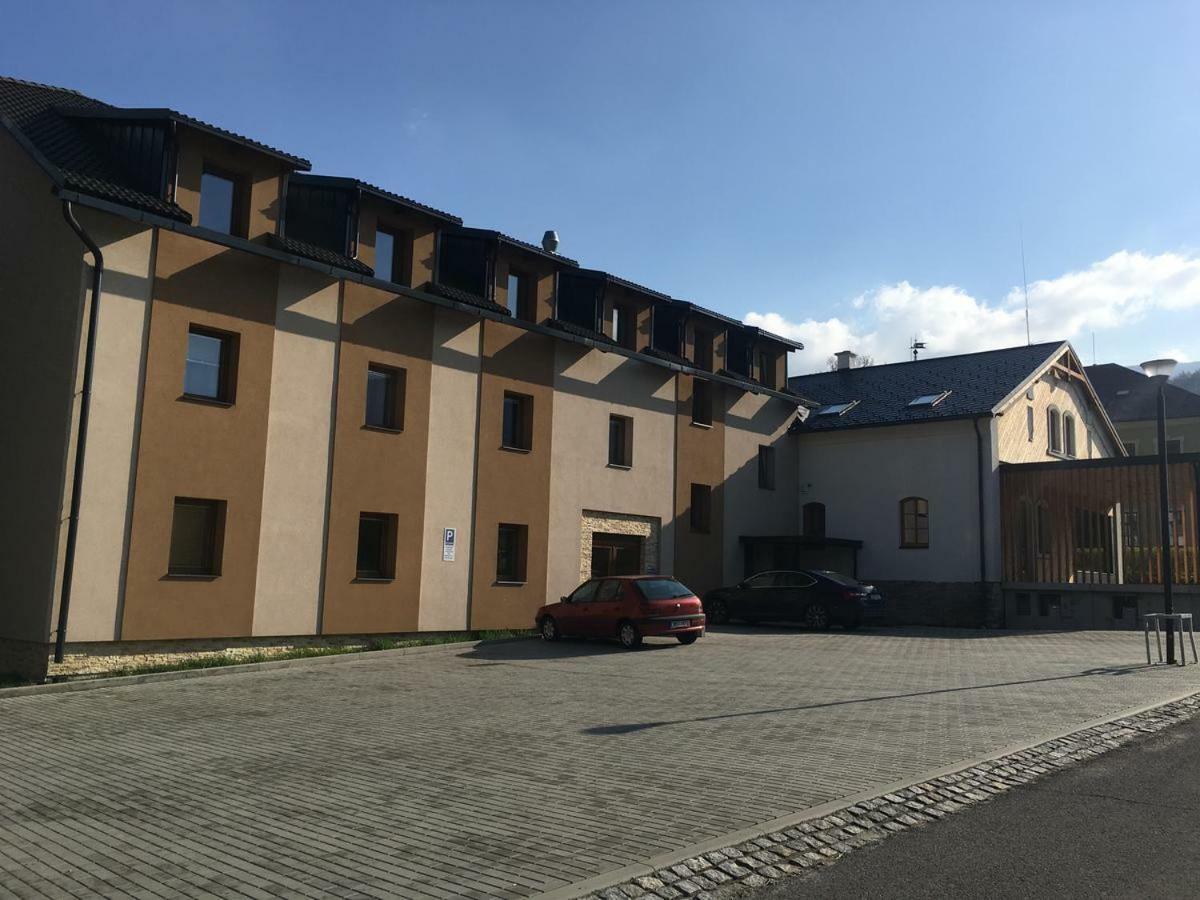 Apartman Pod Medvedi Horou Лоучна-над-Десноу Екстер'єр фото